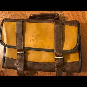 VETELLI Hanging Toiletries Dop Kit